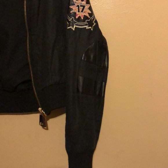 Jacket - Picture 5 of 5